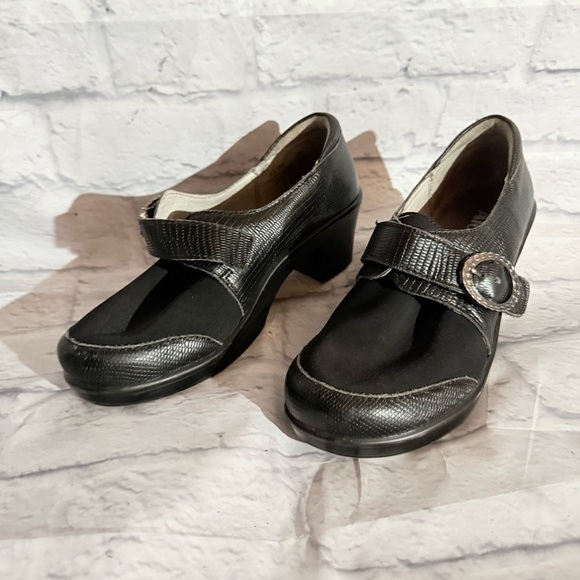 Buckle black shoes - Picture 3 of 5